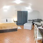 Lotza * Oia (Santorini)