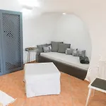 Lotza Oia (Santorini)