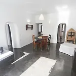Lotza Apartman Ía