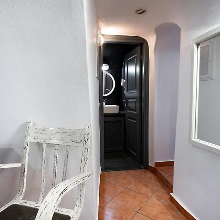 Lotza Apartment Oia (Santorini)