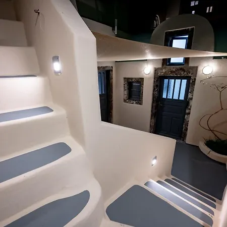 Lotza Apartment Oia (Santorini)