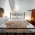 Lotza Oia